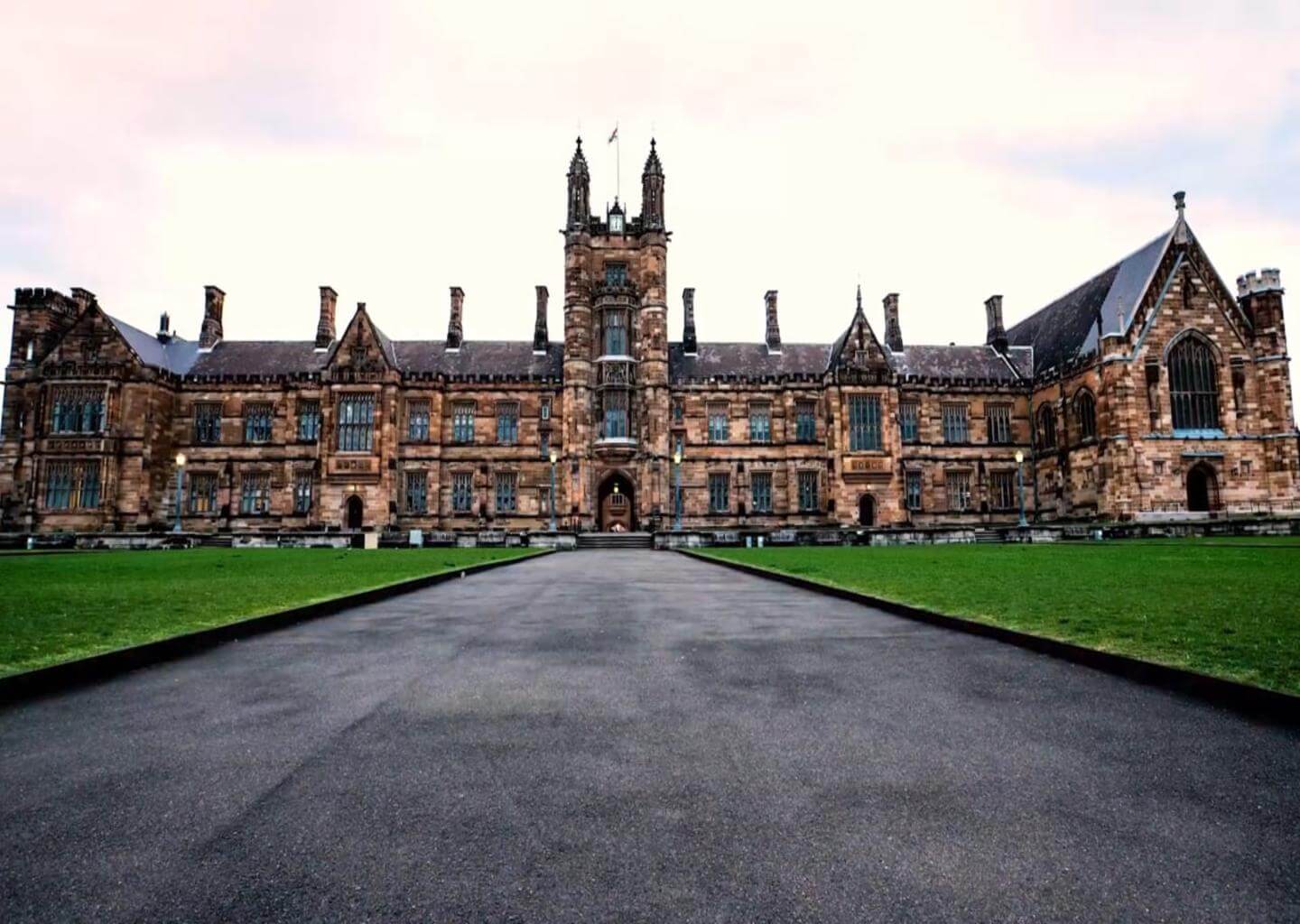 Đại học Sydney - University of Sydney