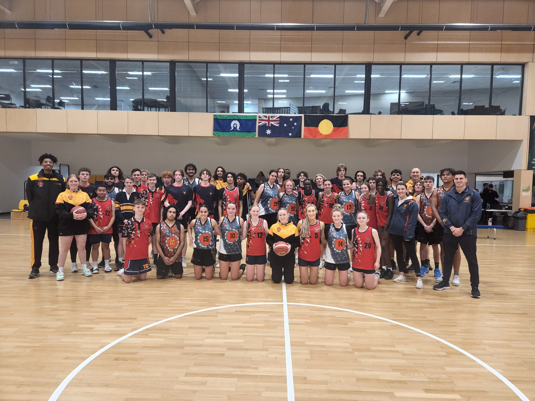 Các hoạt động ngoại khóa và hỗ trợ học viên quốc tế 