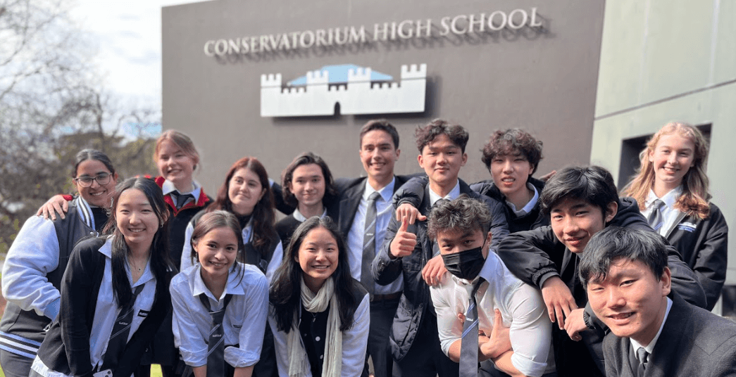 Chương trình học thuật và học phí cho học sinh quốc tế