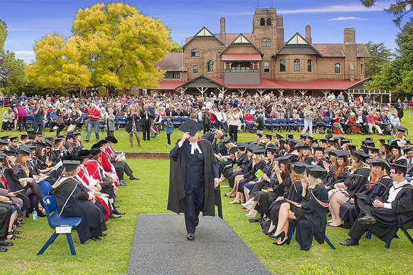 Du học Úc dễ dàng hơn với chương trình Pathway