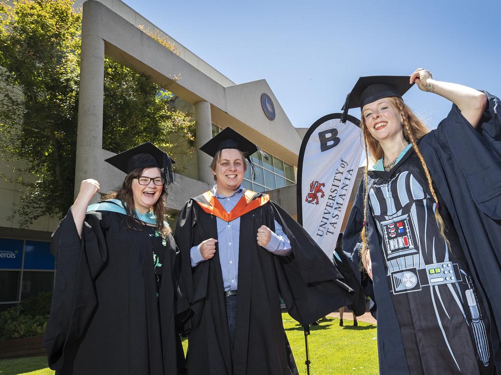 e27780a68339f443e283b98b274af735 Sự xuất sắc trong giáo dục và giảng dạy, lấy học viên là trọng tâm