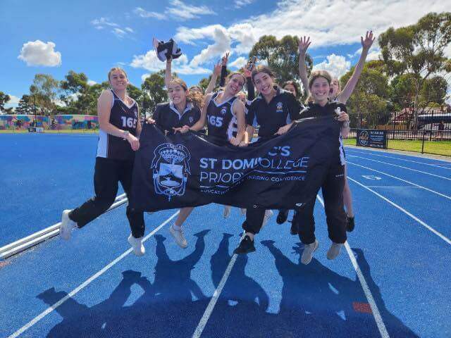 học phí St. Dominic's Priory College