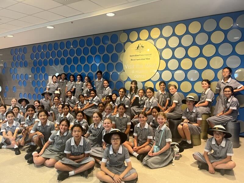 Học phí và yêu cầu nhập học