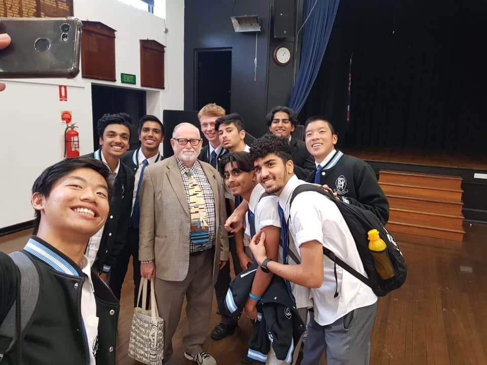 Hỗ trợ học sinh quốc tế