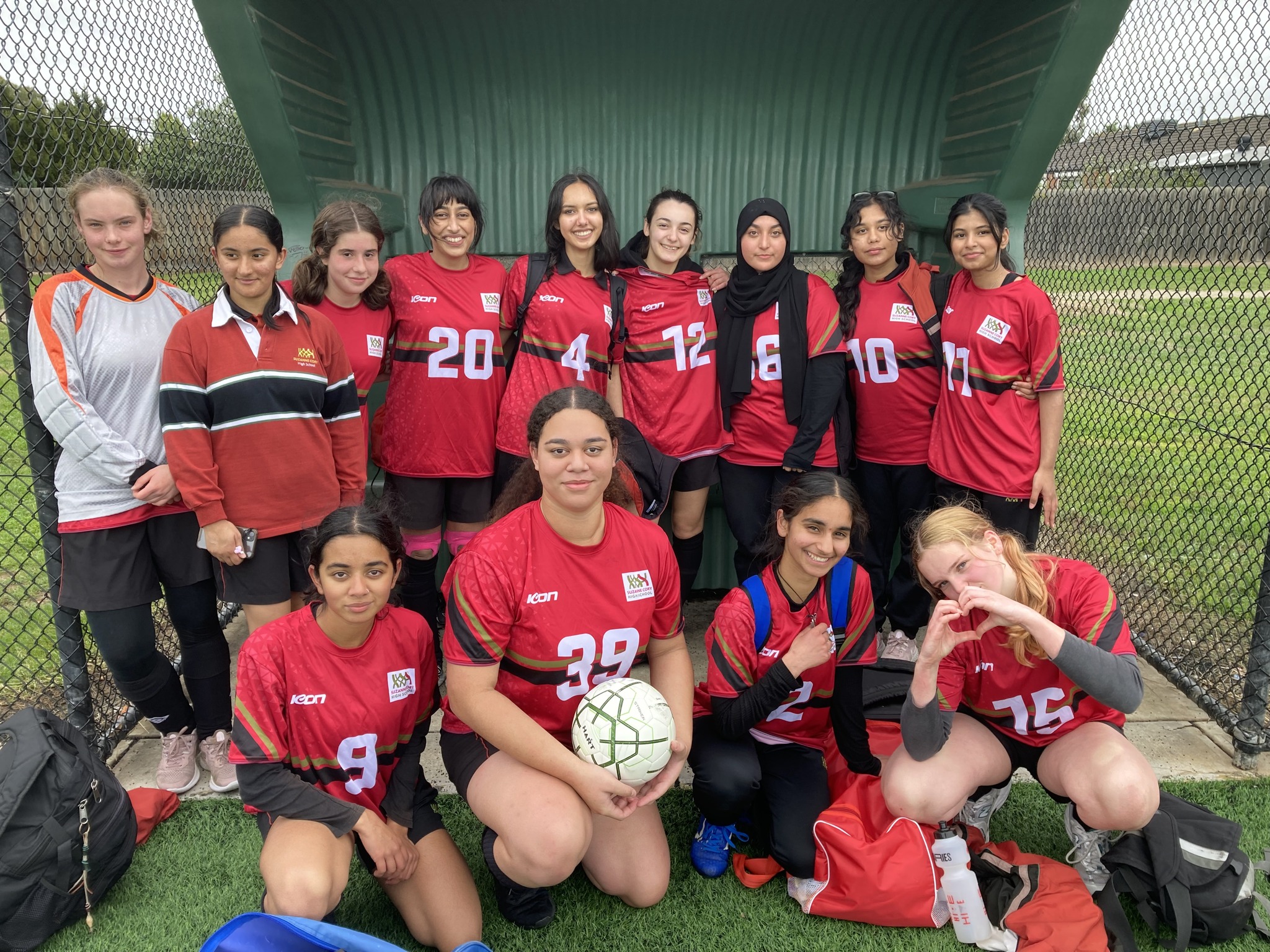 thể thao và ngoại khóa trường Suzanne Cory High School