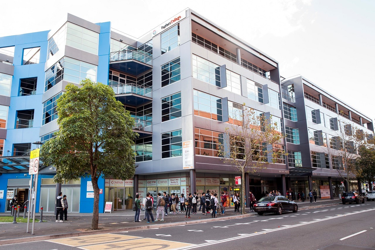 Học phí và học bổng trường cao đẳng Taylors College 