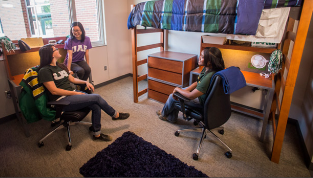 Bên trong Gold Residence Hall