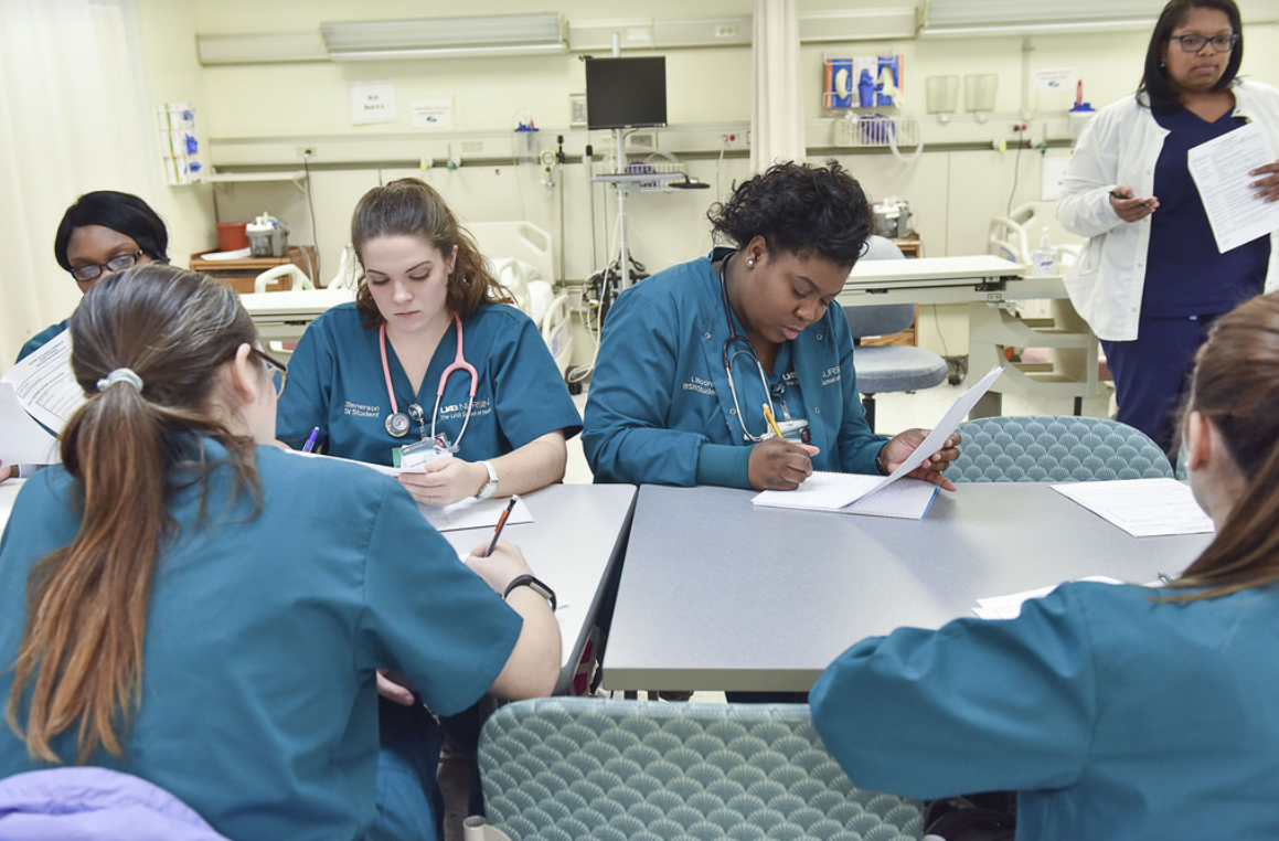 unnamed-741 Ngành điều dưỡng UAB