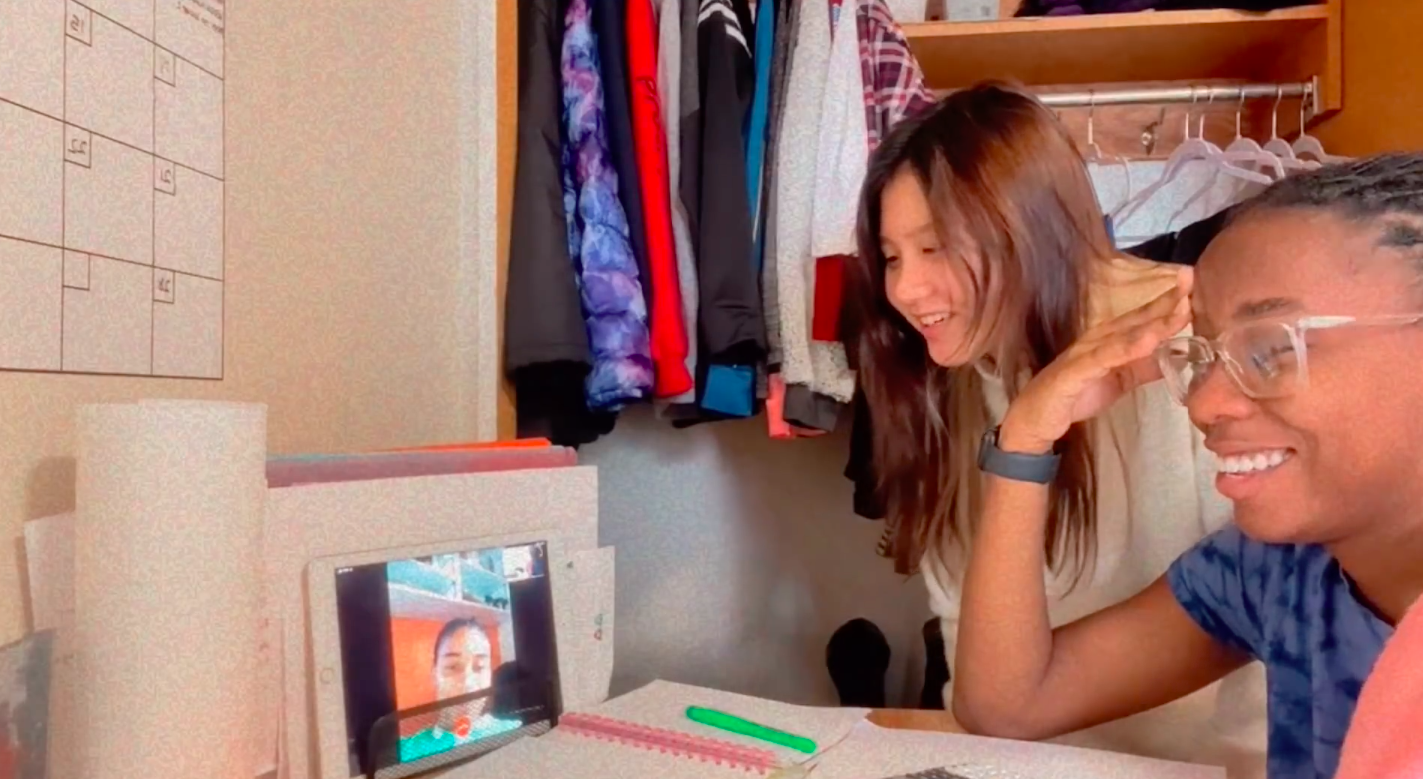 Cô bạn cùng phòng đáng yêu