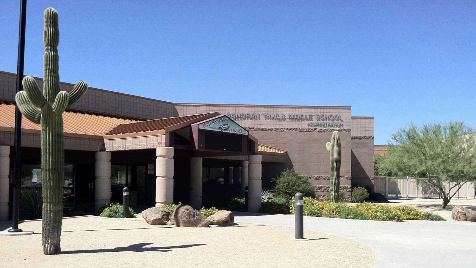 unnamed-83 Tổng quan về trường trung học Cave Creek Unified School District